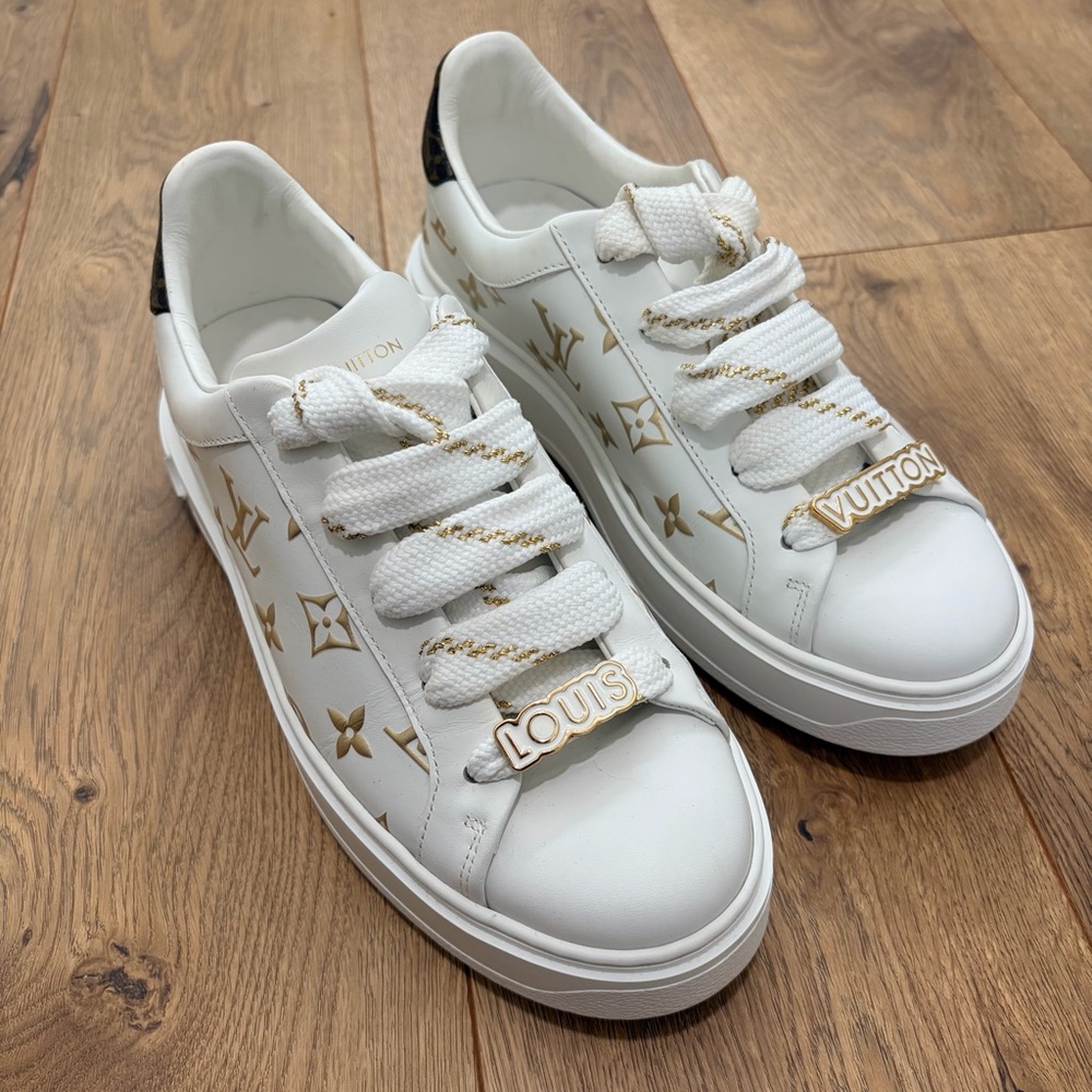 LOUIS VUITTON Time Out Sneakers 'White with Gold Monogram' - Size 38 / US 7.5-8 - Picture 3 of 10